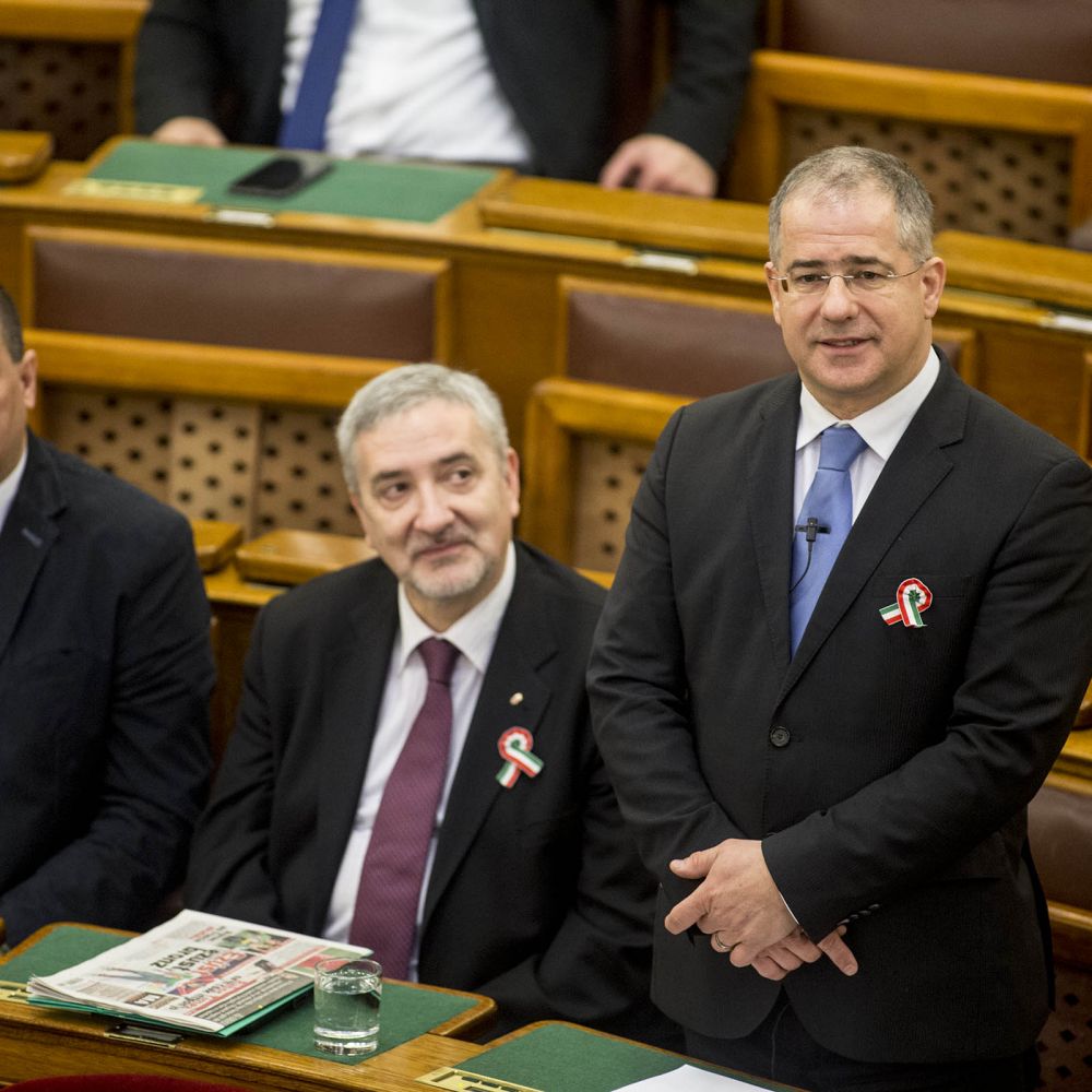 A Fidesz szerint az ellenzék állt a korrupció pártjára :D :D :D