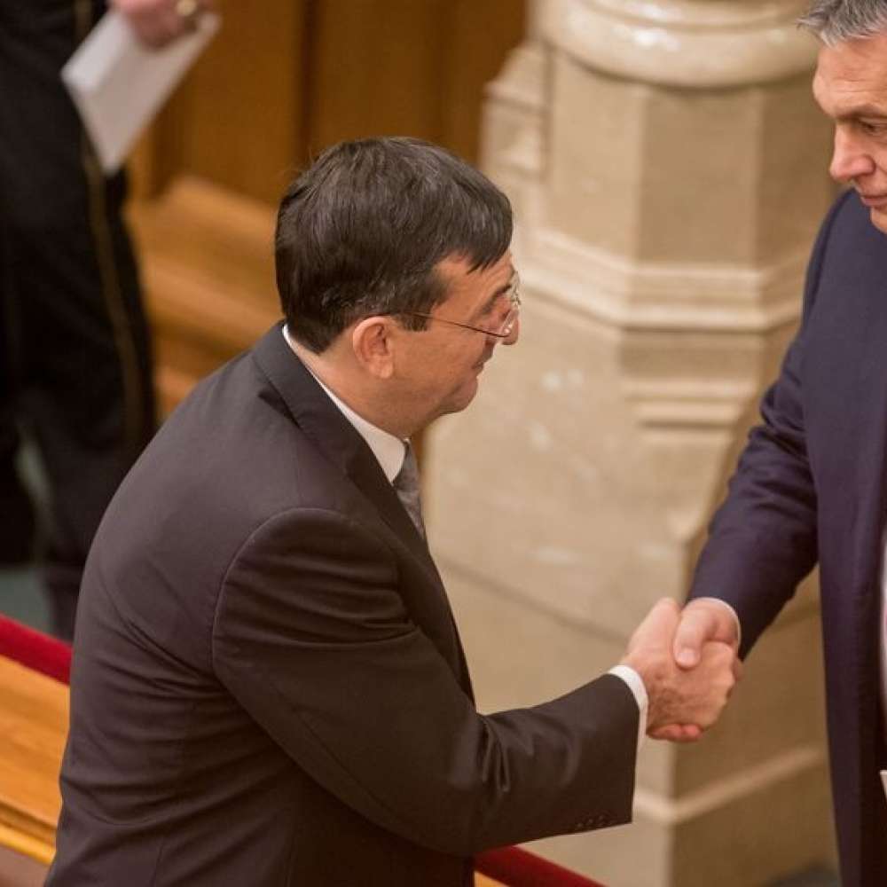 Bréking: Orbán bunkósbotja lecsapott a kétfarkúakra is!