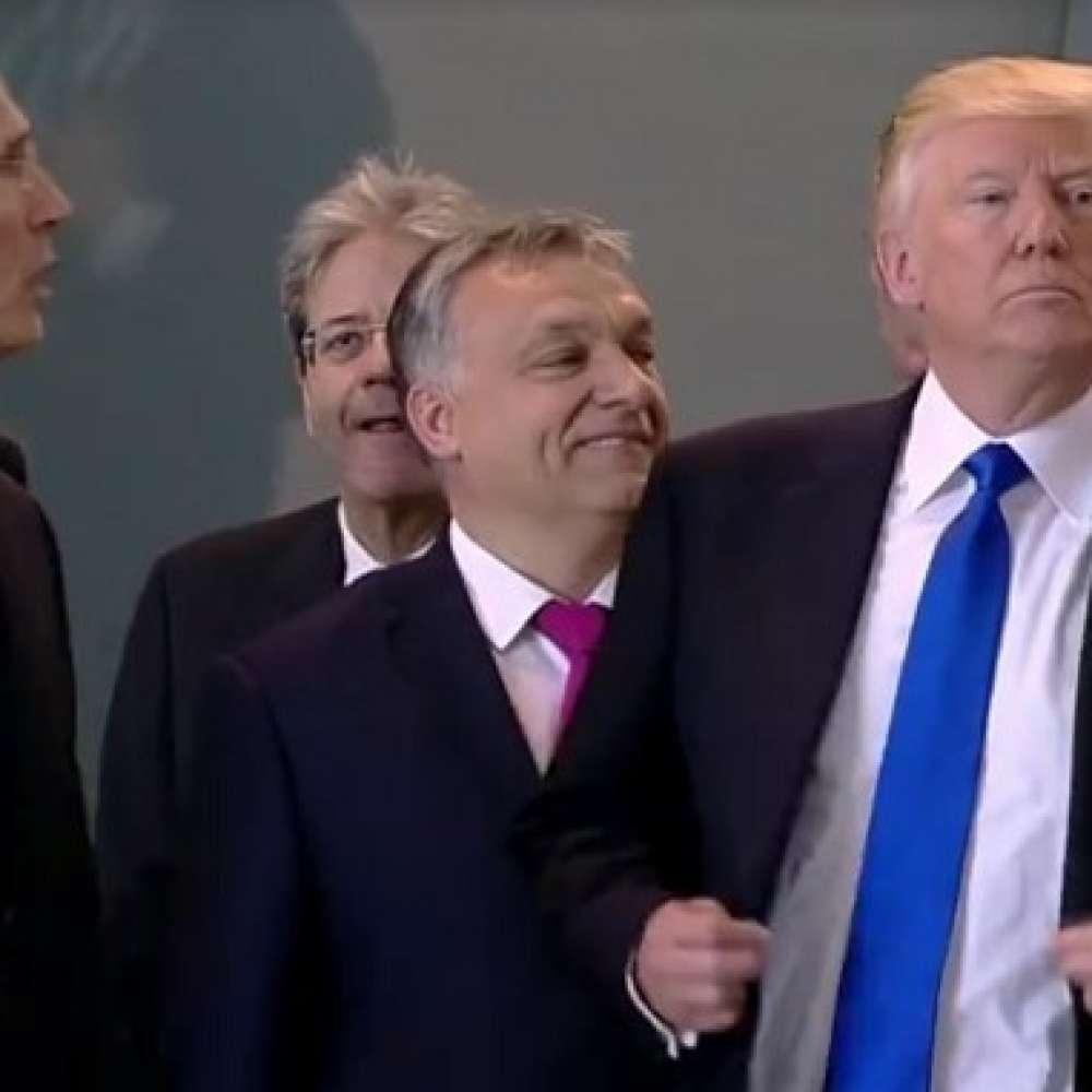 Az amerikai nagykövet kiosztott néhány tockost Orbánnak 