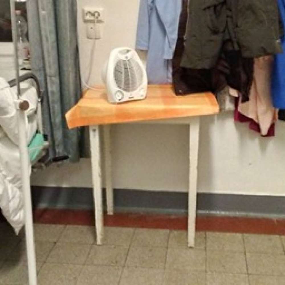 Erős és büszke: Íme a hősugárzó, amivel megoldották egy hatágyas szoba fűtését a János Kórházban